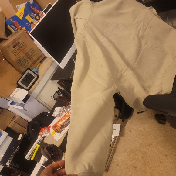 *BRAND NEW NEVER WORN!! Essentials Fear of God Gray Raglan Hoodie mens size XXL - Picture 6 of 7